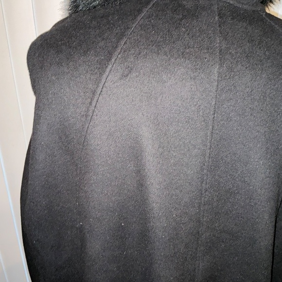 Nanette Lenore xl black poncho with faux fur - Picture 5 of 12